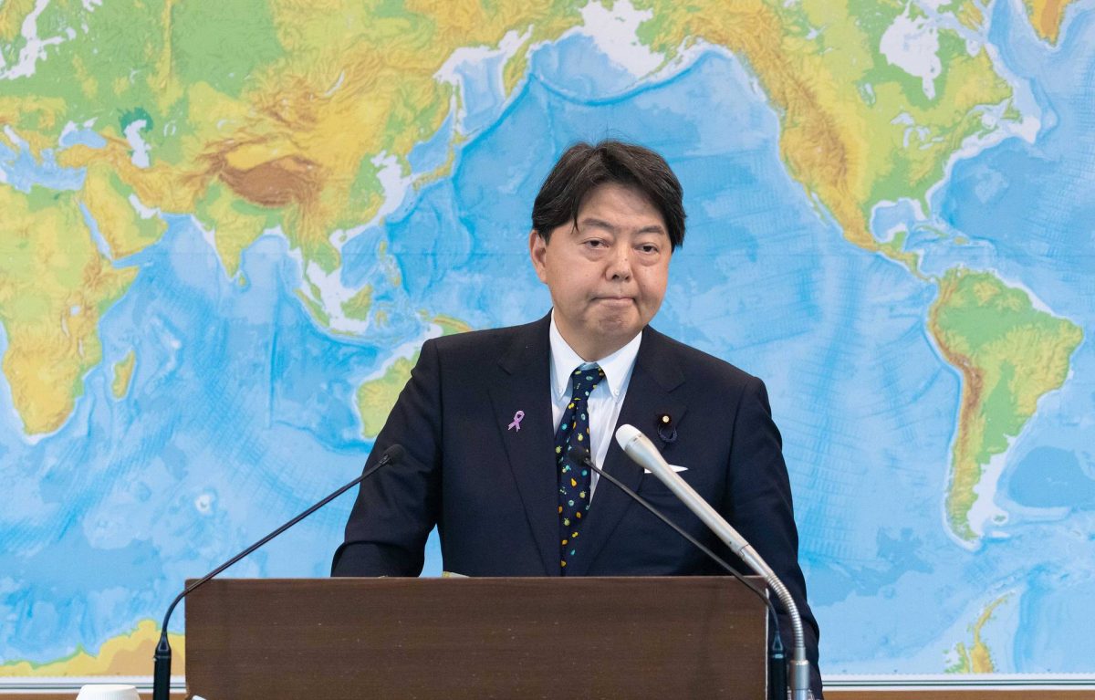 Глава МИД Японии вновь выразил обеспокоенность в связи с совместной активностью КНР и РФ