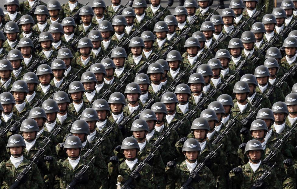 Силы самообороны Японии провели ежегодные учения со стрельбами у склонов Фудзи