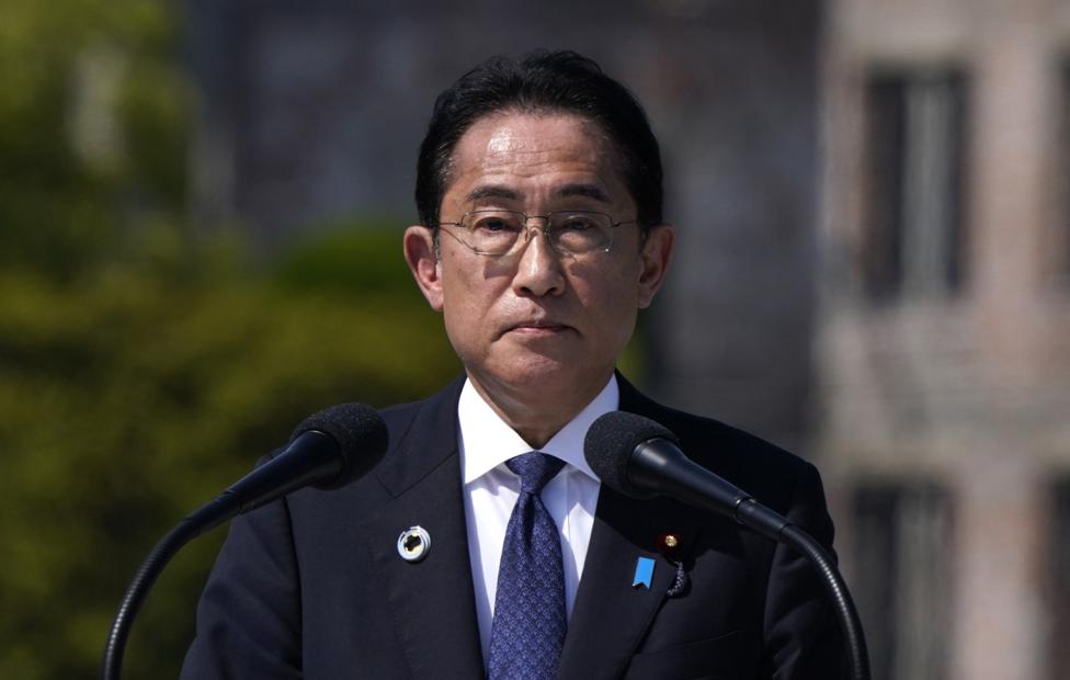 Премьер Японии считает, что Украина находится под «ядерным зонтиком» Китая
