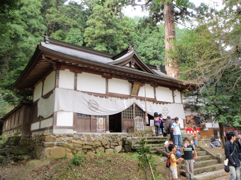 Из синтоистского святилища к северу от Токио похищен медный кровельный материал
