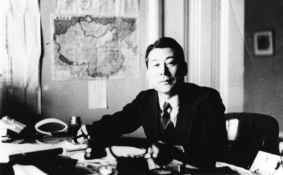 Сын покойного японского дипломата Сугихара встретился с теми, кого спас его отец