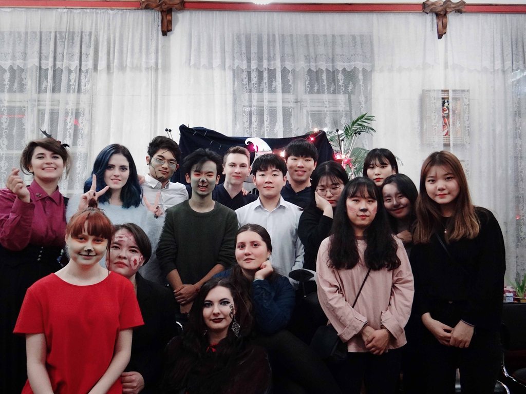 Хэллоуин с иностранными студентами провел Молодежный Совет Хабаровского ССОД