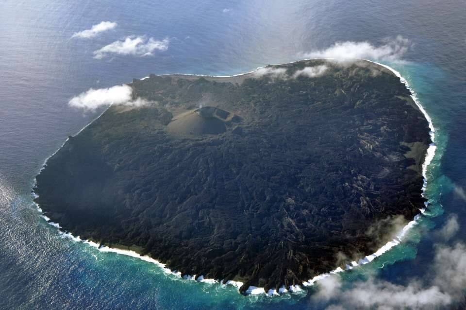 У берегов Японии обнаружили крупнейший в мире подводный вулканический купол