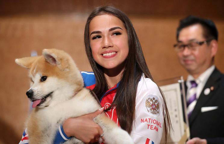 Церемония вручения щенка акита-ину олимпийской чемпионке Загитовой состоялась в Москве