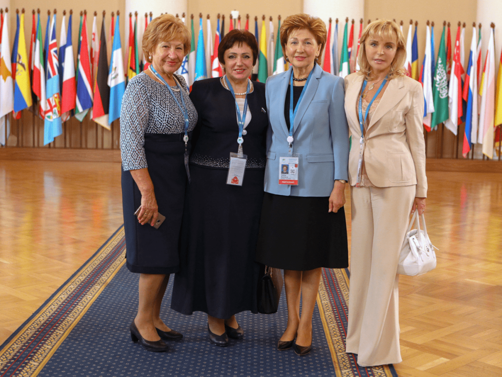 В рамках Евразийского Женского Форума состоялась дискуссия об активном долголетии и медицинских инновациях