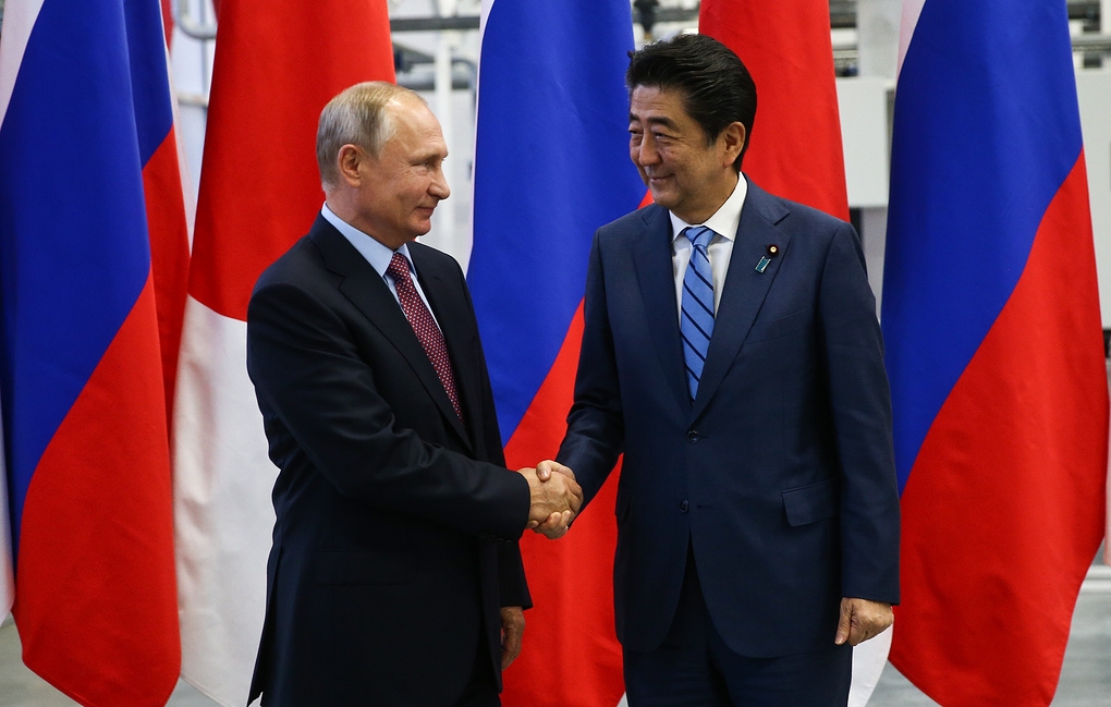 Токио считает, что Япония и РФ могут заключить мир благодаря доверию между Абэ и Путиным