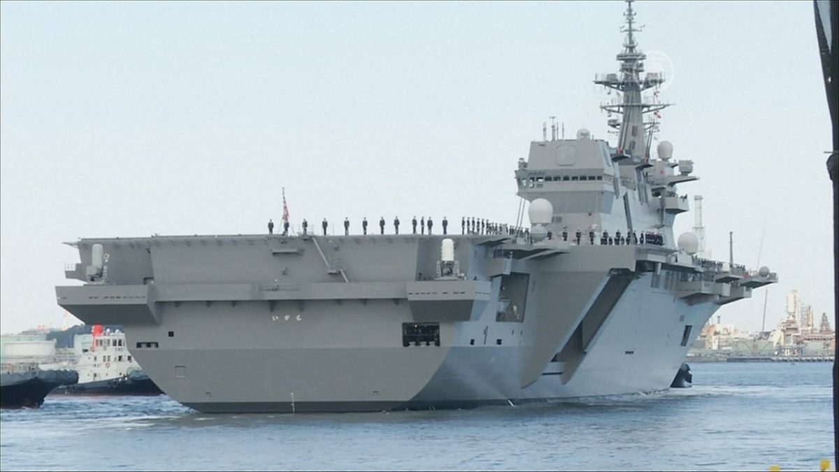 Абэ заявил, что оснащение ВМС Японии легкими авианосцами необходимо для самообороны