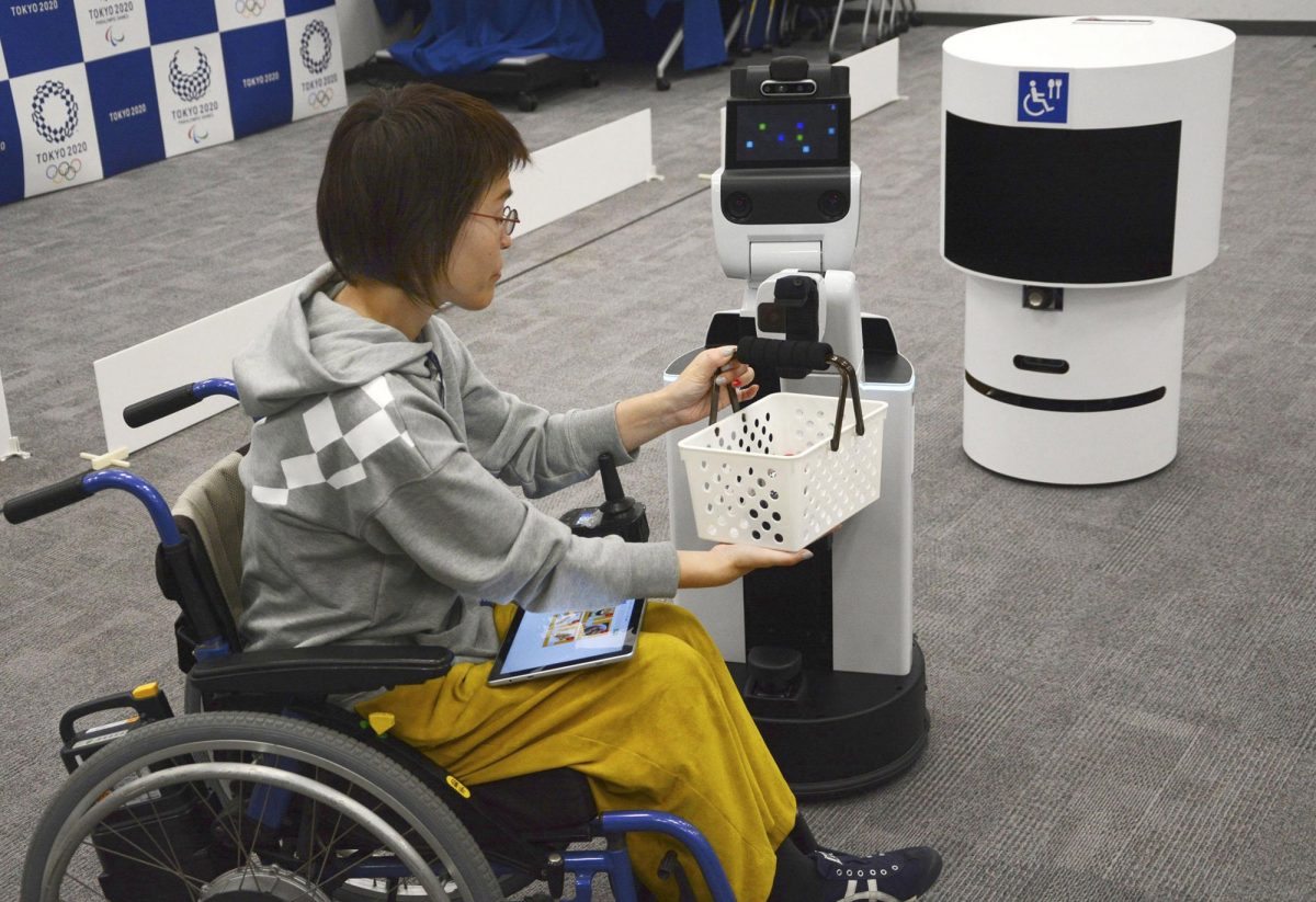 Организационный комитет Токийской Олимпиады и Паралимпиады представил роботов-помощников
