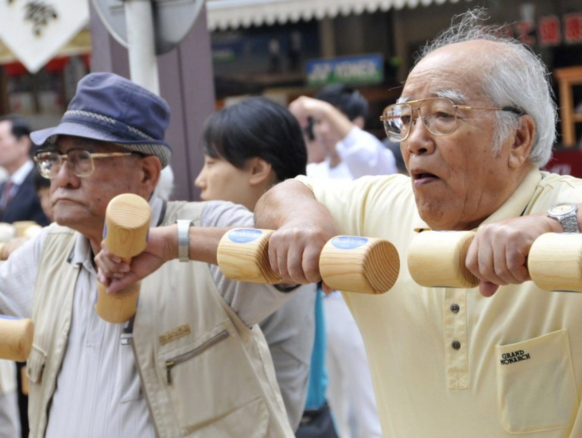 Средняя продолжительность жизни в Японии снижается второй год подряд