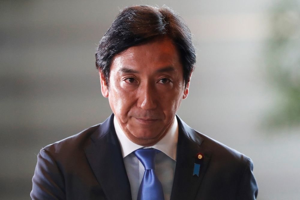 Министр экономики, торговли и промышленности Японии подал в отставку