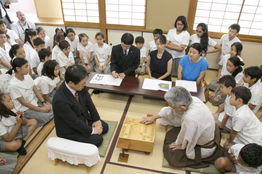 Традиционный способ сидения на полу в Японии признали формой наказания