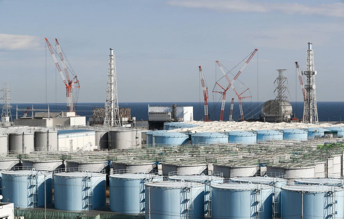 Почти все загрязненные отходы от аварии в Фукусима в 2011 году перенесены во временные хранилища