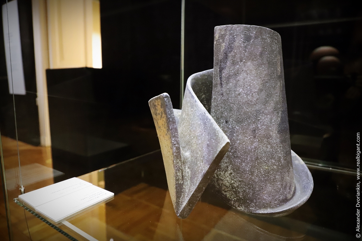 Выставка «Метаморфозы земли: японская неглазурованная керамика якисимэ»