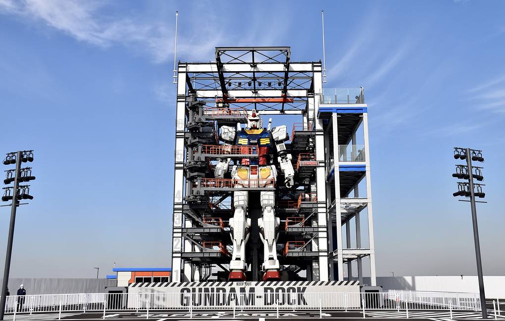 В Японии представили гигантского двигающегося робота Gundam