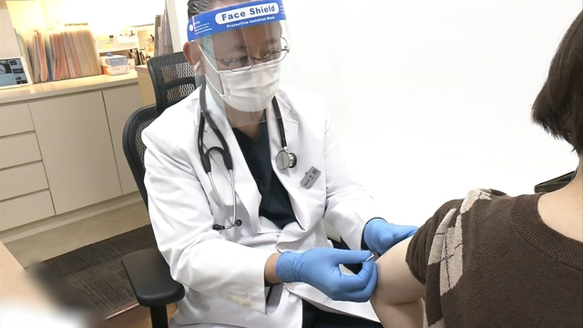 В японских больницах ощущается нехватка одноразовых медицинских перчаток