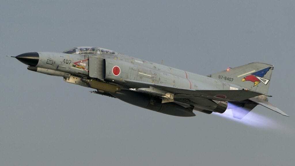 ВВС Японии окончательно отказались от боевых самолетов F-4 Phantom