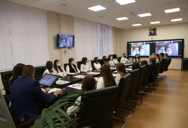 Юные ленинградцы рассказали школьникам из Японии о русской культуре