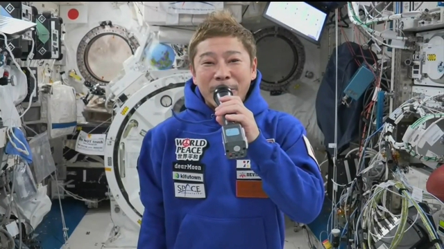 Маэдзава Юсаку рассказал NHK о своем опыте в космосе
