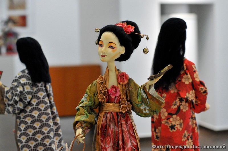 Японские куклы, изготовленные зауральскими мастерами, путешествуют по Уралу