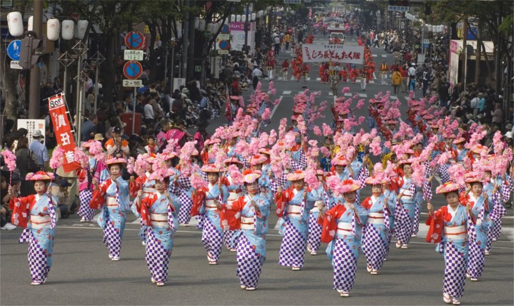 В Фукуока снова проходит фестиваль Хаката Донтаку