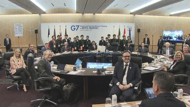 Японские школьники провели презентацию о безопасности перед министрами стран G7