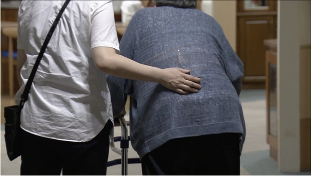 Правительство Японии прогнозирует нехватку 570 тыс. работников по уходу за престарелыми в 2040 финансовом году