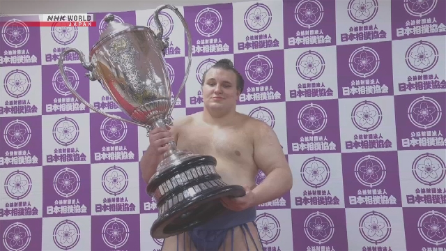 Аонисики стал первым сумоистом украинского происхождения, одержавшим победу в турнире Большого сумо