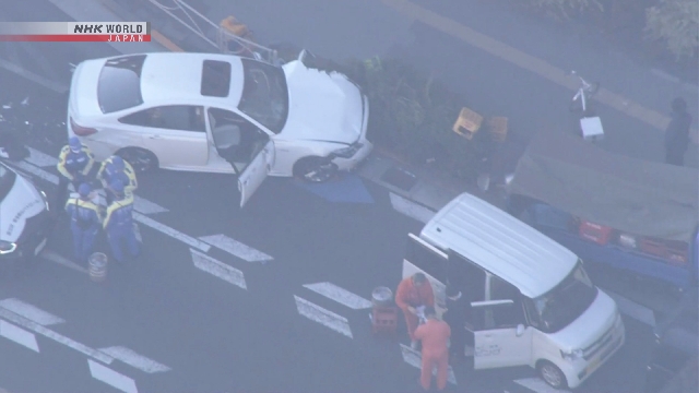 Один человек погиб и 10 получили ранения в ходе преследования полицией угнанного автомобиля в Токио