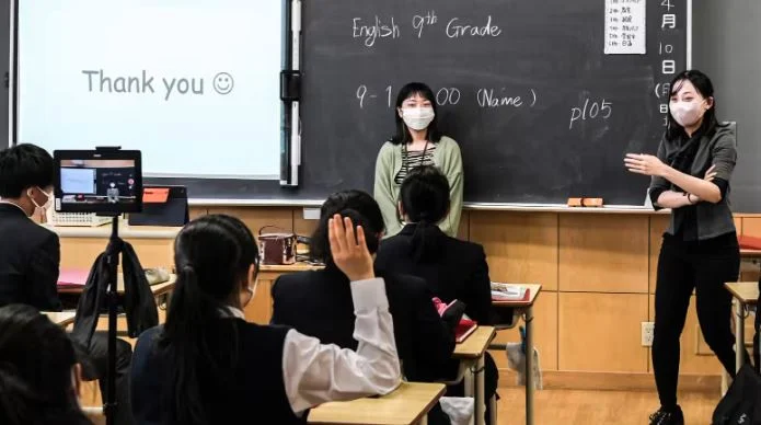 Уровень владения английским языком среди японцев упал до рекордно низкого уровня, уступая даже Лаосу и Вьетнаму.