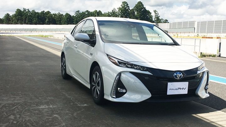 В РФ зарегистрировали товарные знаки автомобилей Prius и Range Rover