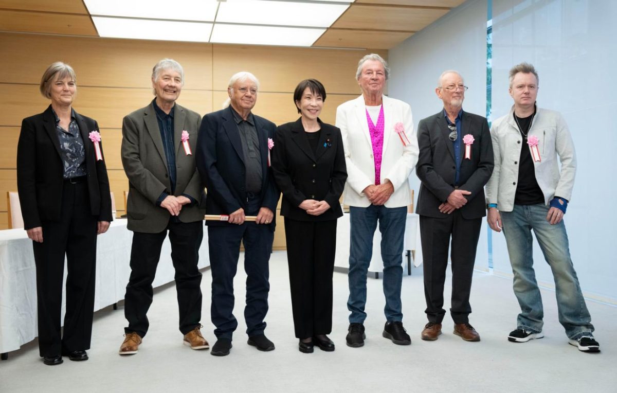 Премьер Японии приняла в своей резиденции группу Deep Purple