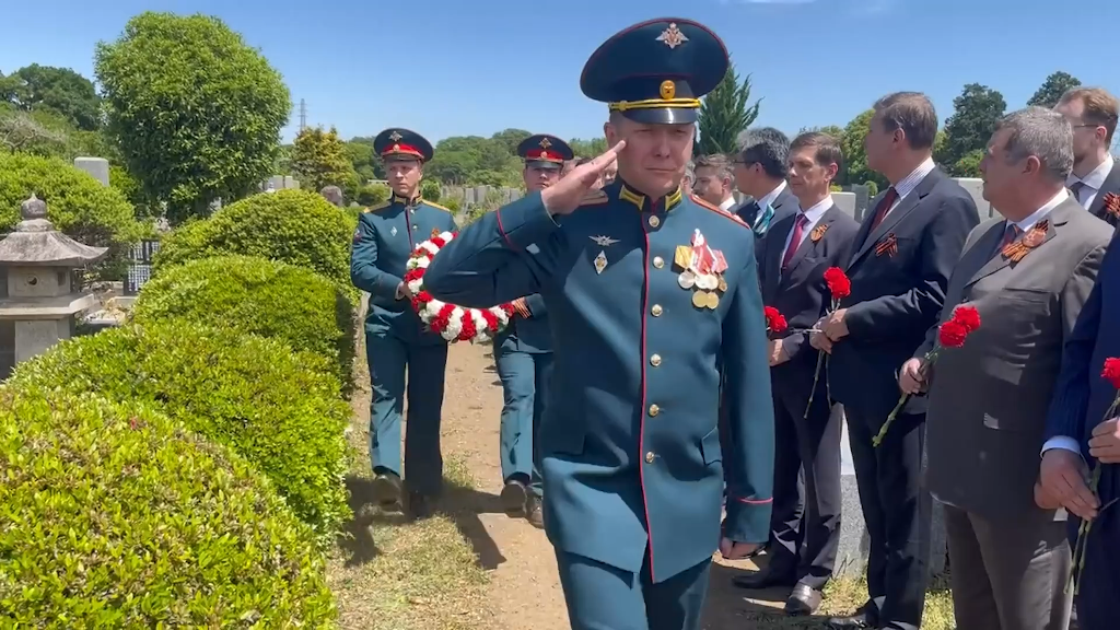 Дипломаты РФ в Японии почтили память разведчика Рихарда Зорге
