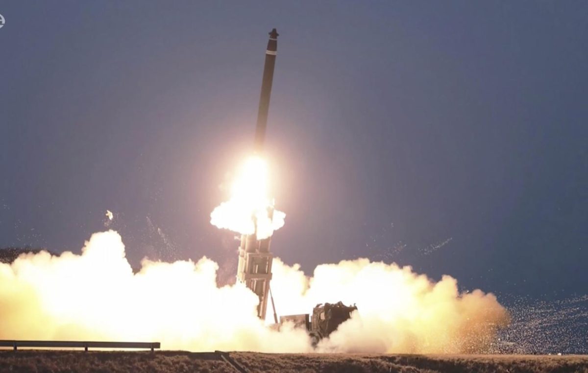 Минобороны Японии раскрыло детали полета баллистической ракеты КНДР